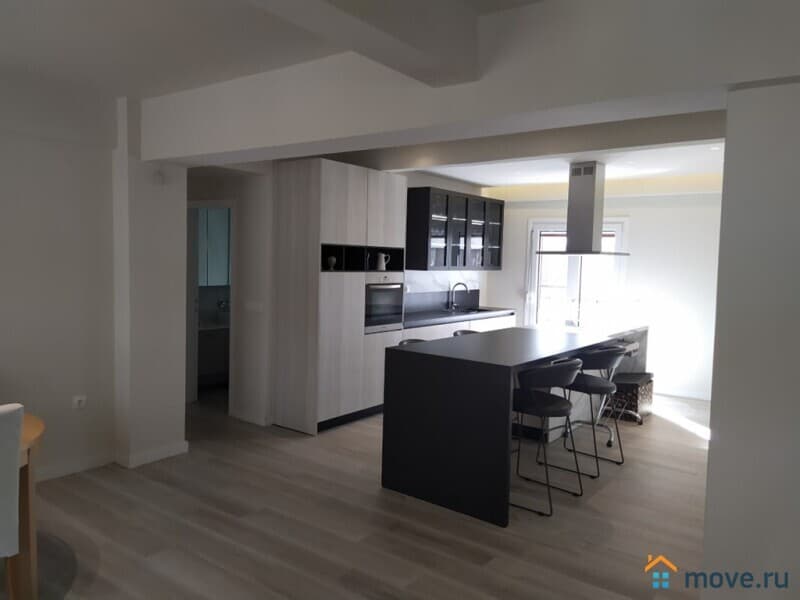 5-комн. квартира, 146 м²