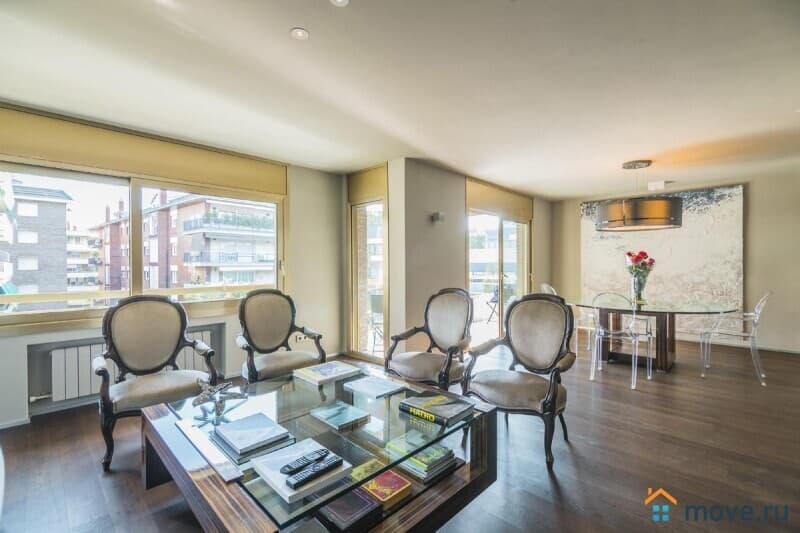 6-комн. квартира, 273 м²