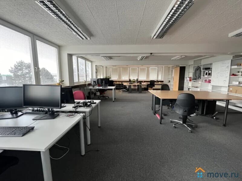 отдельное здание, 2940 м²