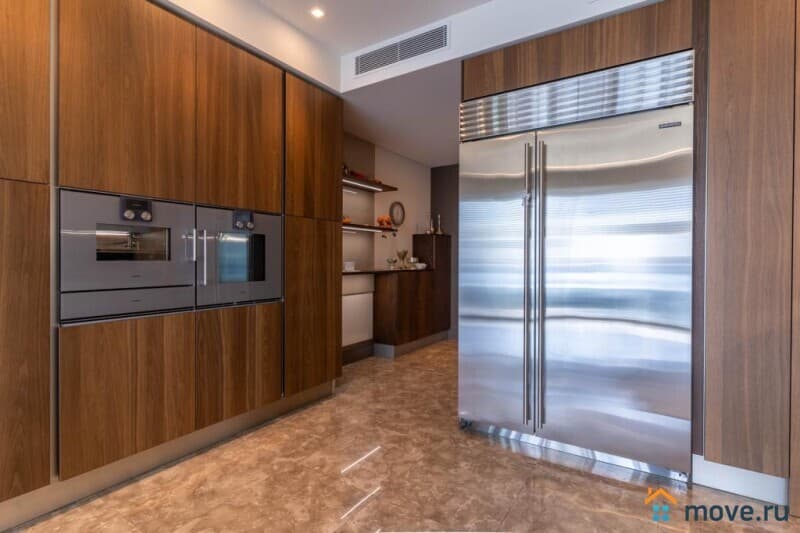 6-комн. квартира, 250 м²