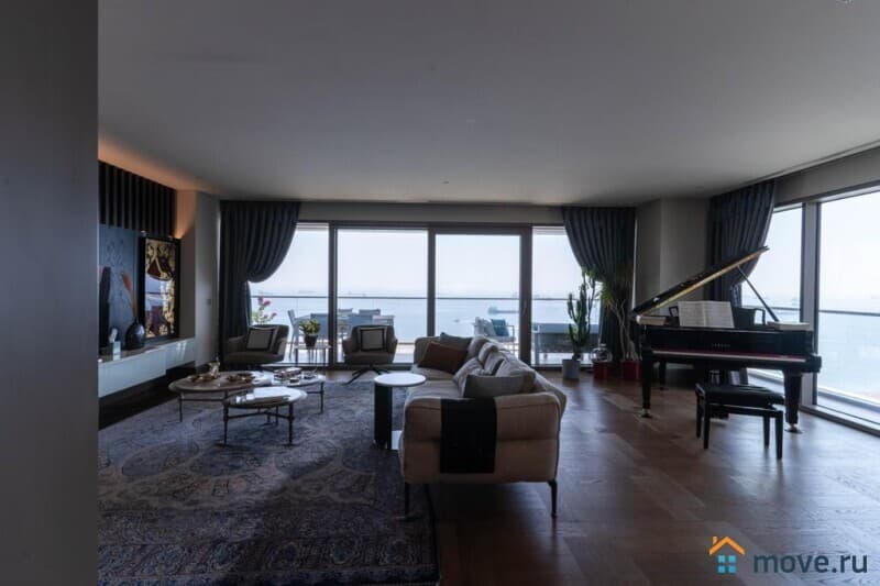 6-комн. квартира, 250 м²