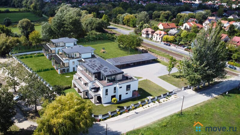 3-комн. квартира, 158 м²