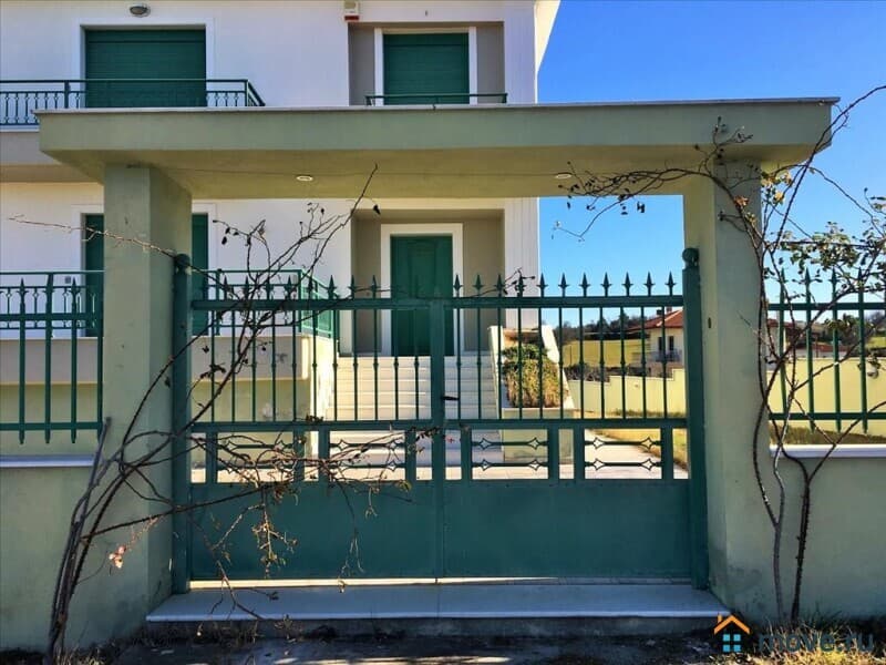 коттедж, 400 м²