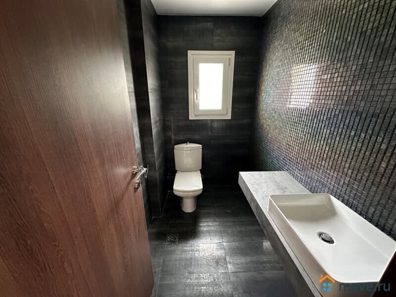 коттедж, 270 м²