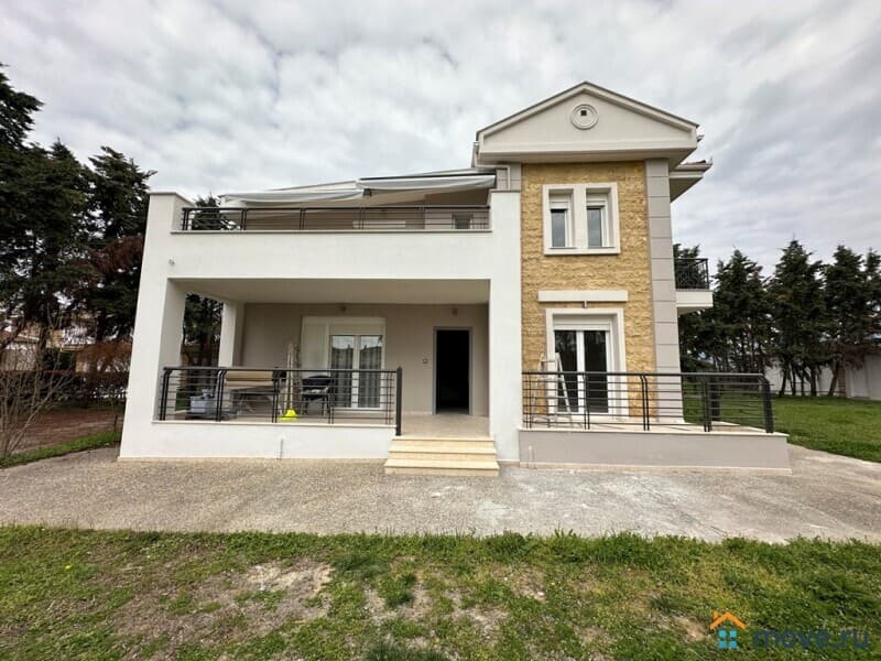 коттедж, 270 м²