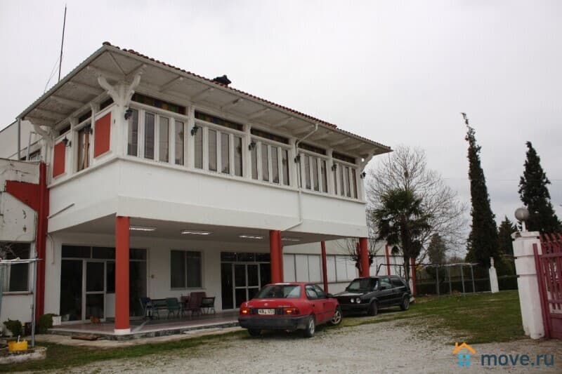 отдельное здание, 1700 м²