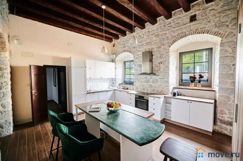 3-комн. квартира, 129 м²