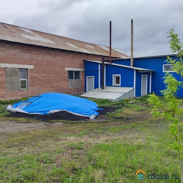 нежилое здание, 200 м²