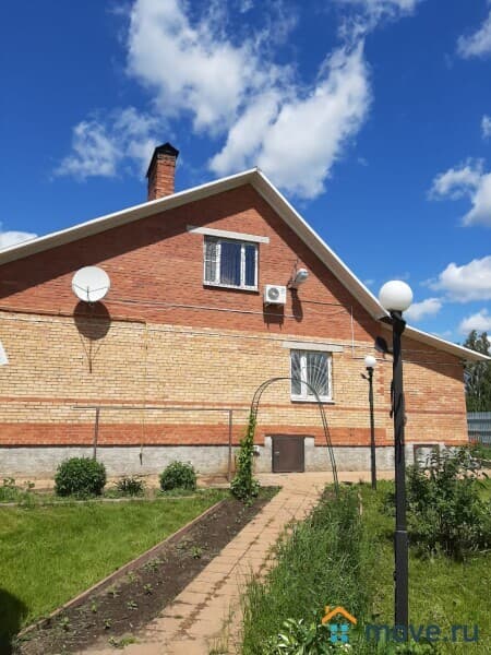 коттедж, 200 м², 33 сотки