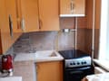 Сдается посуточно двухкомнатная квартира, 42 м², этаж 3 из 5. Фото 1