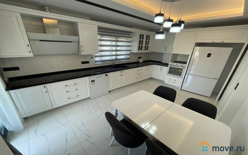4-комн. апартаменты, 200 м²