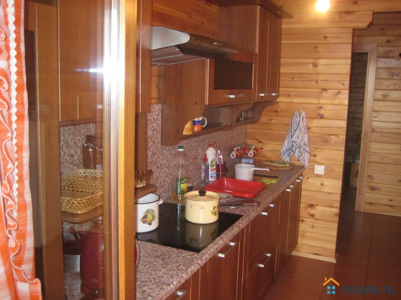 дом, 300 м², 25 соток