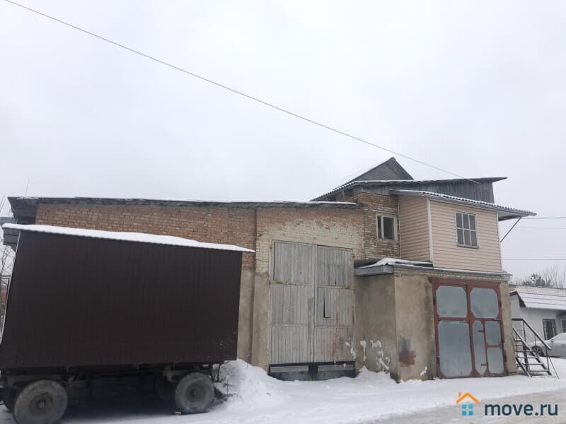 нежилое здание, 518 м²