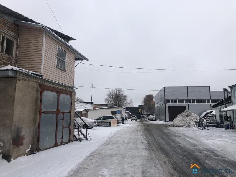 нежилое здание, 518 м²