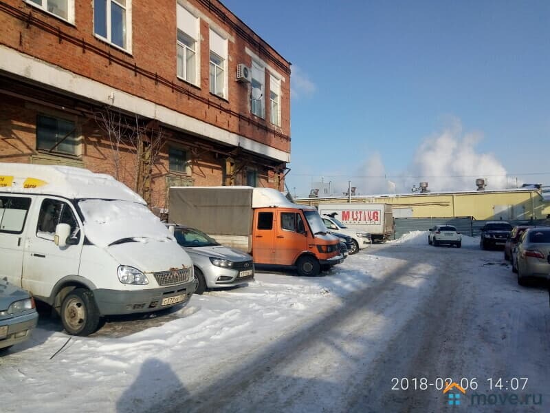 нежилое здание, 2770 м²