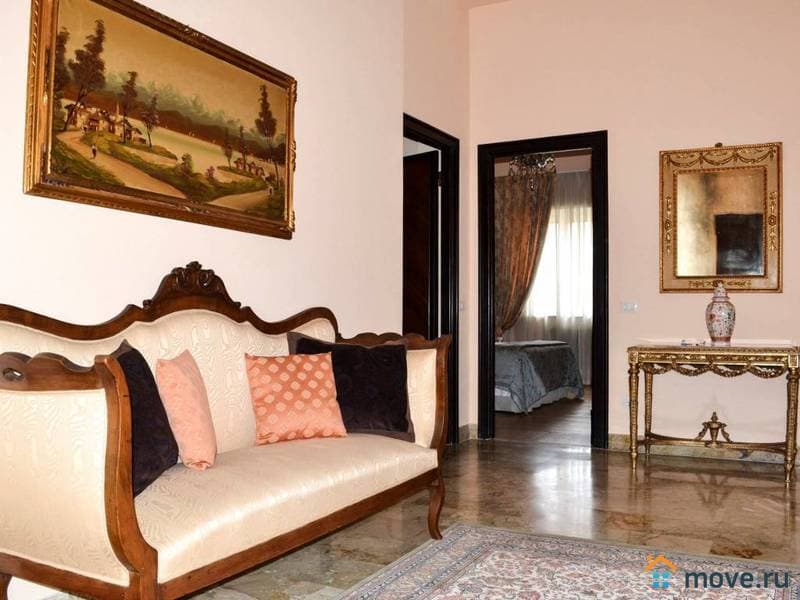 5-комн. квартира, 180 м²
