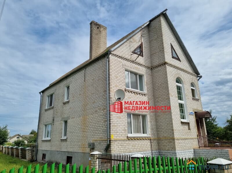дом, 211.7 м²