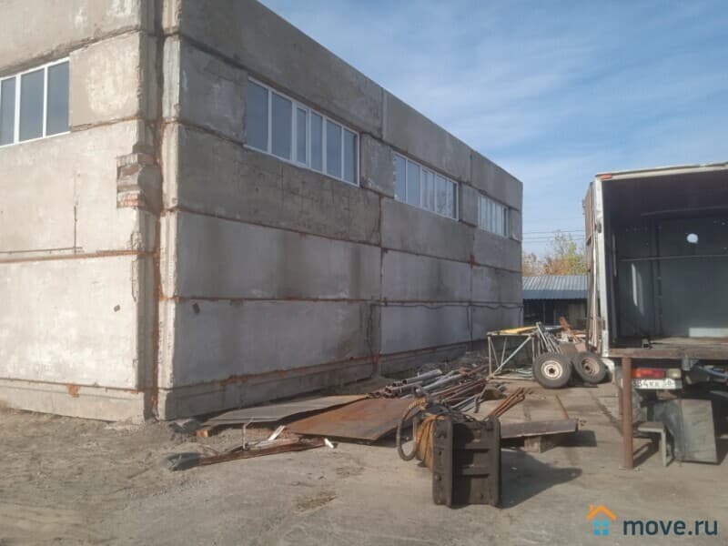 нежилое здание, 218 м²