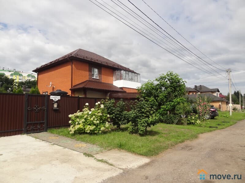 дом, 161.1 м²