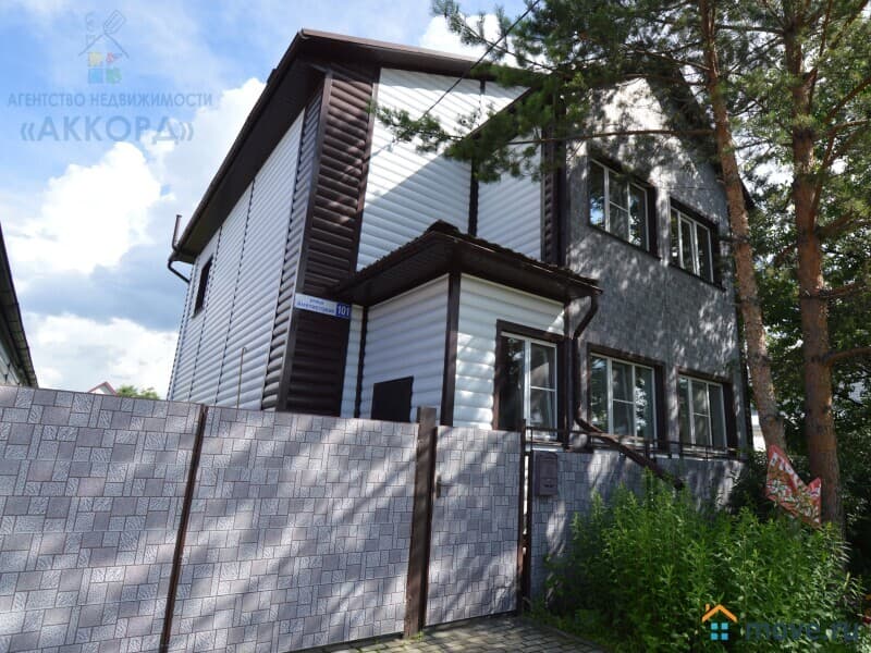 коттедж, 270.8 м², 10.29 сотки