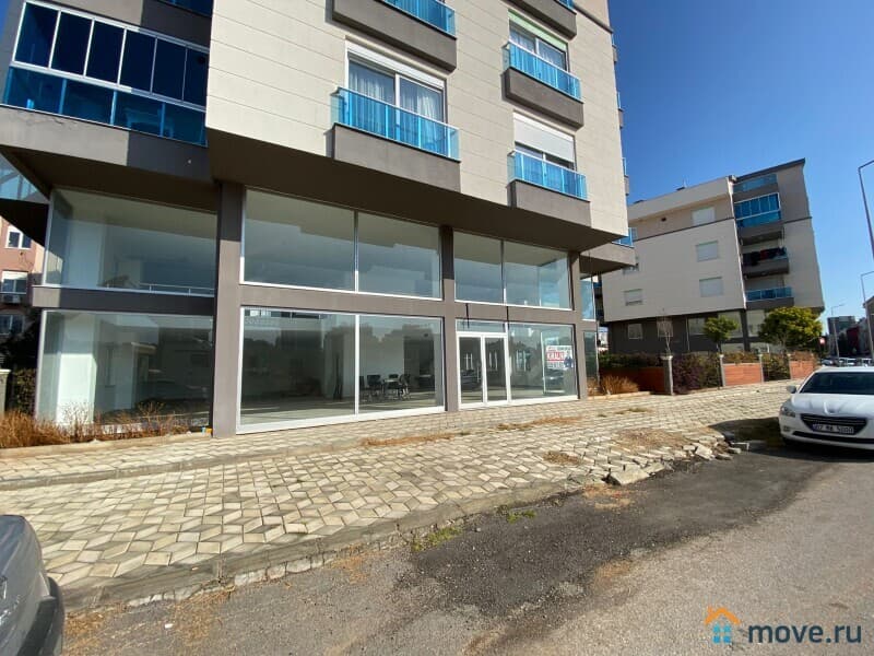нежилое здание, 550 м²