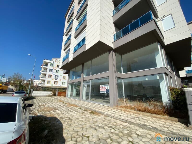 нежилое здание, 550 м²