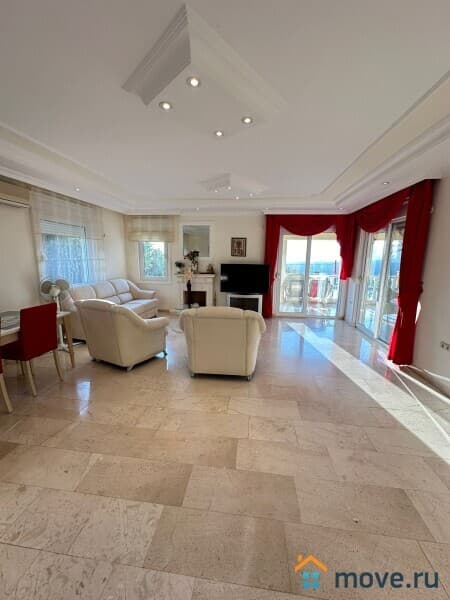 вилла, 250 м², 6 соток