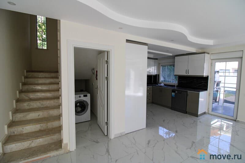 вилла, 220 м², 4 сотки