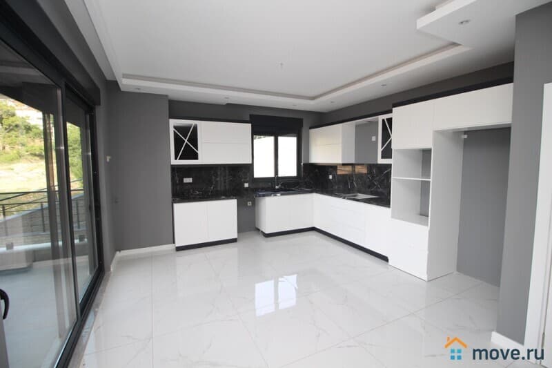 6-комн. квартира, 238 м²