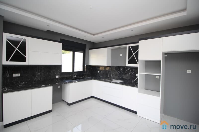 6-комн. квартира, 238 м²