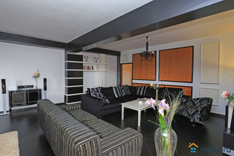5-комн. квартира, 215 м²