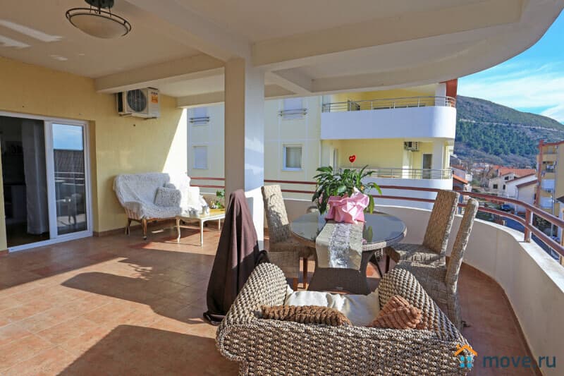 5-комн. квартира, 215 м²