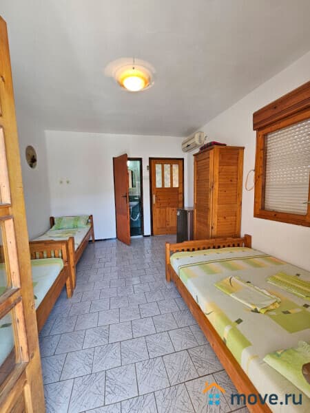дом, 220 м², 3 сотки