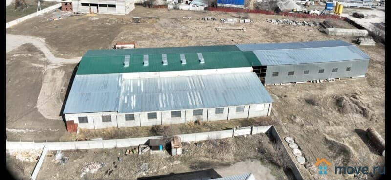 нежилое здание, 6000 м²