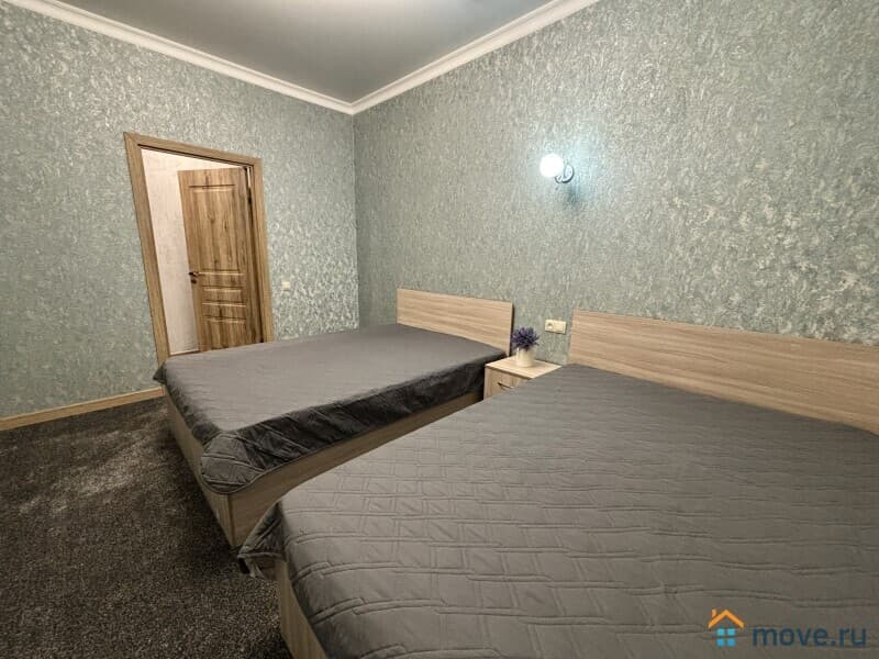 дом, 210 м²