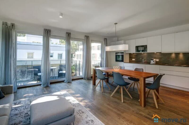 3-комн. квартира, 93.2 м²