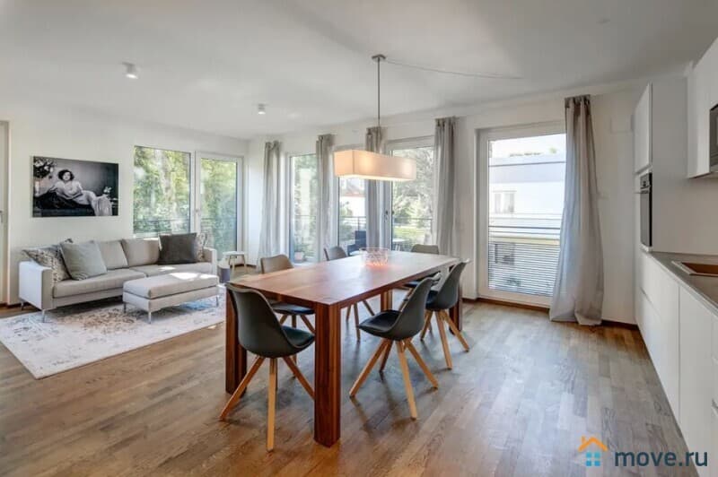 3-комн. квартира, 93.2 м²