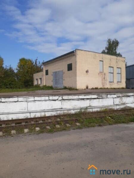 нежилое здание, 210 м²